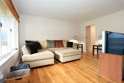190 Circle Ct, Saline, MI 48176 photo 3