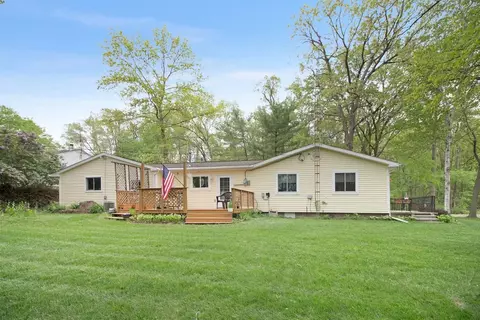 8750 Beechwood Dr, Gregory, MI 48137 photo 4