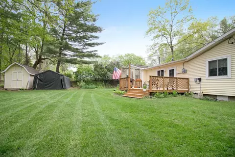 8750 Beechwood Dr, Gregory, MI 48137 photo 5