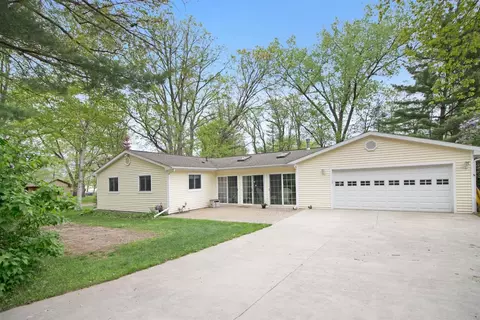8750 Beechwood Dr, Gregory, MI 48137 photo 1