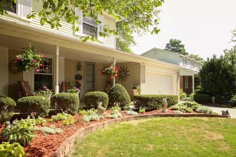 483 Marlpool Dr, Saline, MI 48176 photo 2