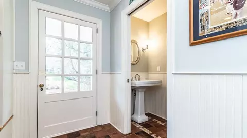 2122 Devonshire Rd, Ann Arbor, MI 48104 photo 29