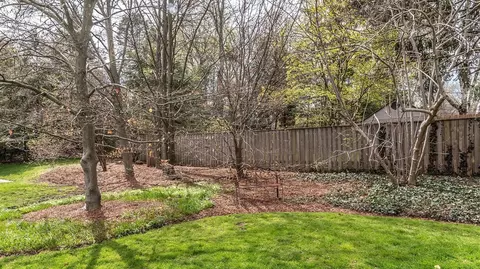 2122 Devonshire Rd, Ann Arbor, MI 48104 photo 58