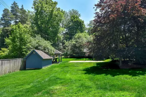 2122 Devonshire Rd, Ann Arbor, MI 48104 photo 59