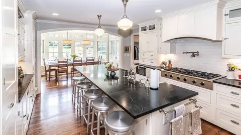 2122 Devonshire Rd, Ann Arbor, MI 48104 photo 13