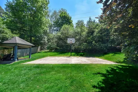 2122 Devonshire Rd, Ann Arbor, MI 48104 photo 60