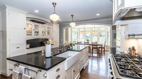 2122 Devonshire Rd, Ann Arbor, MI 48104 photo 16
