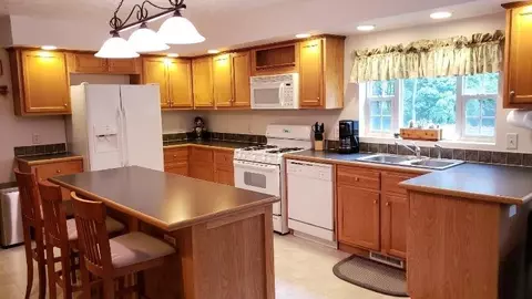 23255 Bohn Rd, Belleville, MI 48111 photo 6