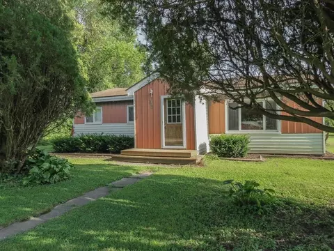 8286 Liss Rd, Willis, MI 48191 photo 1