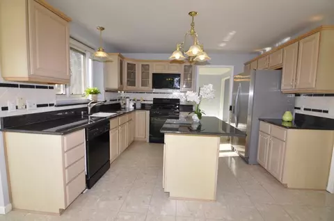 129 Pinehurst Dr, Canton, MI 48188 photo 21