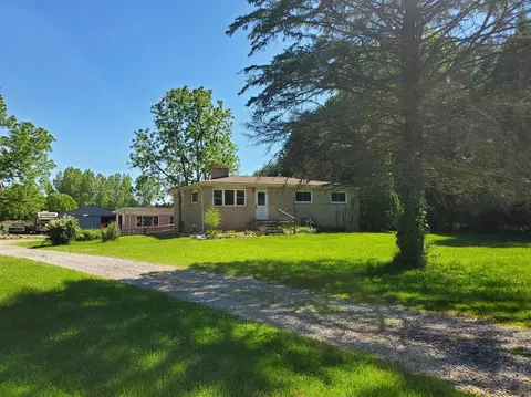9340 Liss Rd, Willis, MI 48191 photo 2