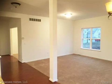 726 Forest St, Dundee, MI 48131 photo 4