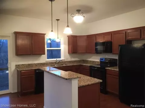 726 Forest St, Dundee, MI 48131 photo 3
