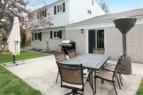 481 Springbrook Cres, Saline, MI 48176 photo 4