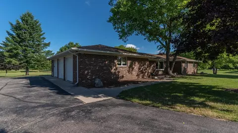5808 N Maple Rd, Saline, MI 48176 photo 1