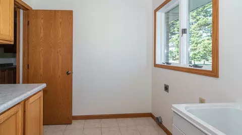 5808 N Maple Rd, Saline, MI 48176 photo 18