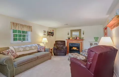 6900 Eastbourne Dr, Gregory, MI 48137 photo 7