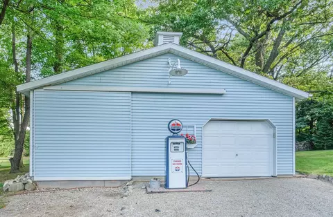 6900 Eastbourne Dr, Gregory, MI 48137 photo 19