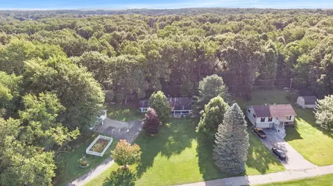 6900 Eastbourne Dr, Gregory, MI 48137 photo 23
