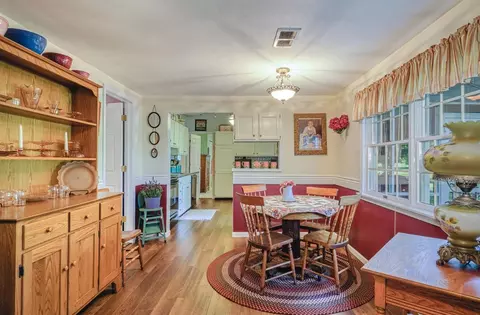 6900 Eastbourne Dr, Gregory, MI 48137 photo 9