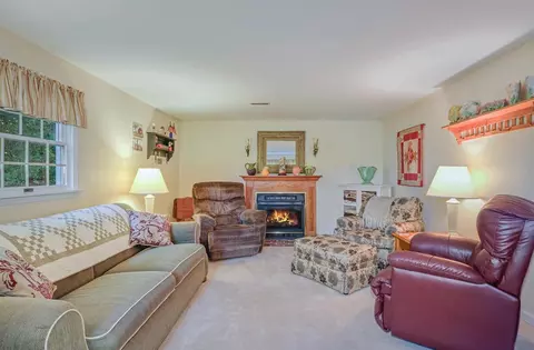 6900 Eastbourne Dr, Gregory, MI 48137 photo 8