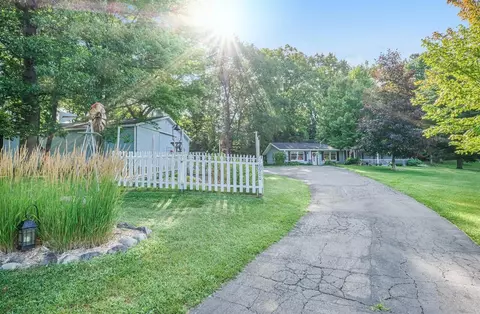 6900 Eastbourne Dr, Gregory, MI 48137 photo 5