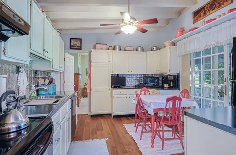 6900 Eastbourne Dr, Gregory, MI 48137 photo 10