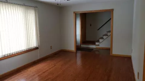 484 Marlpool Dr, Saline, MI 48176 photo 2
