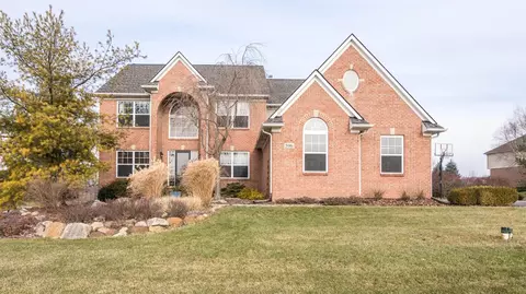 596 Darwin Ct, Saline, MI 48176 photo 2