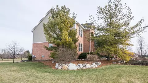 596 Darwin Ct, Saline, MI 48176 photo 3