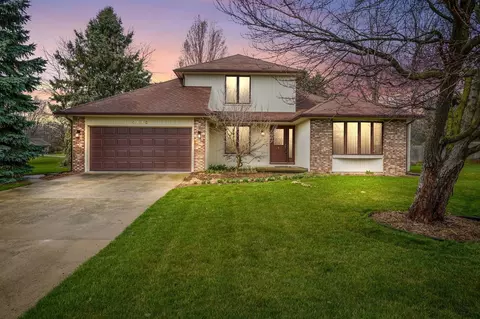 4138 Mohawk Trl, Adrian, MI 49221 photo 1
