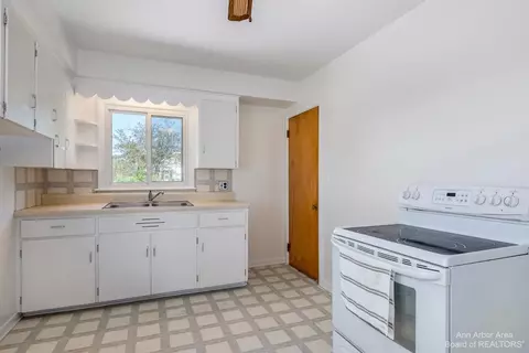 10550 Judd Rd, Willis, MI 48191 photo 6