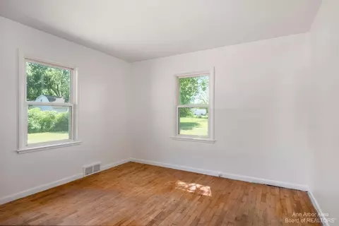 10550 Judd Rd, Willis, MI 48191 photo 9
