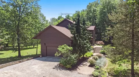 8422 Donovan Rd, Dexter, MI 48130 photo 6