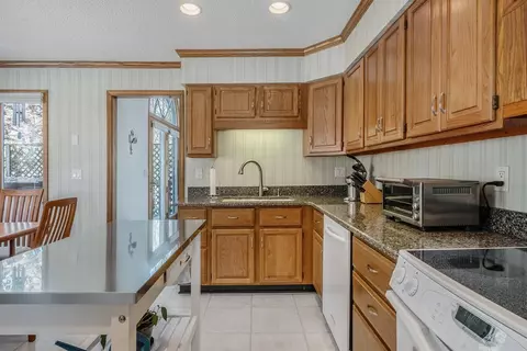 6540 Robison Ln, Saline, MI 48176 photo 12