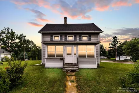114 E Monroe St, Dundee, MI 48131 photo 1