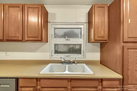 114 E Monroe St, Dundee, MI 48131 photo 18