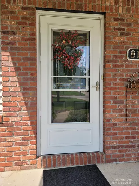 817 Stetson St, Tecumseh, MI 49286 photo 2