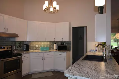 817 Stetson St, Tecumseh, MI 49286 photo 12