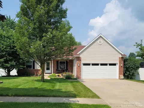 817 Stetson St, Tecumseh, MI 49286 photo 1