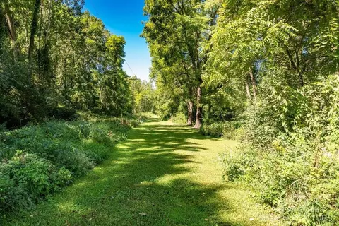 6307 Hellner Rd, Ann Arbor, MI 48105 photo 3