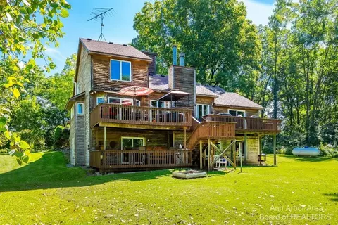6307 Hellner Rd, Ann Arbor, MI 48105 photo 5