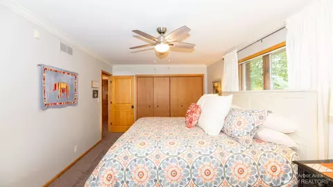 3329 Textile Rd, Saline, MI 48176 photo 37