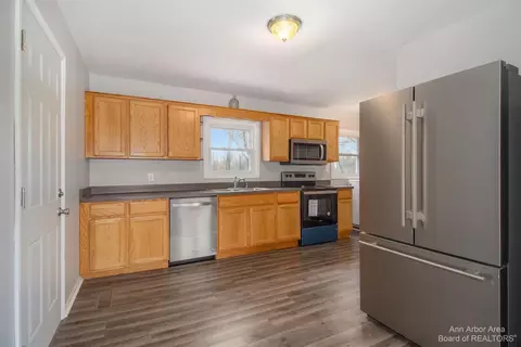 6026 Oakpoint Rd, Jackson, MI 49201 photo 8