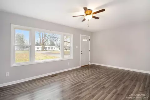 6026 Oakpoint Rd, Jackson, MI 49201 photo 7