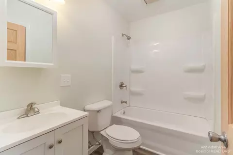 6026 Oakpoint Rd, Jackson, MI 49201 photo 14