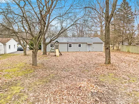 6026 Oakpoint Rd, Jackson, MI 49201 photo 4