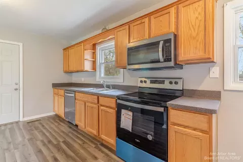 6026 Oakpoint Rd, Jackson, MI 49201 photo 11