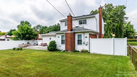 192 Wallace, Saline, MI 48176 photo 35