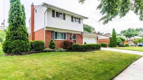 192 Wallace, Saline, MI 48176 photo 3